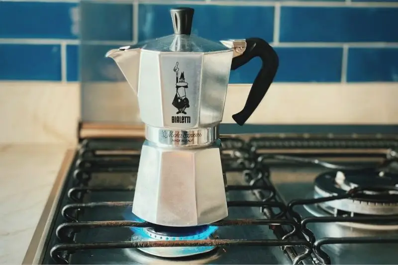 Cafeteira Bialetti no fogão