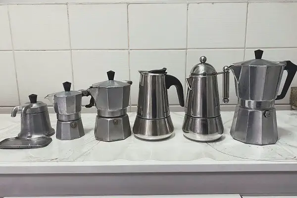 Cafeteiras italianas de diversos tamanhos