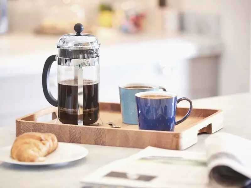 Cafeteira prensa francesa - como fazer café na cafeteira francesa
