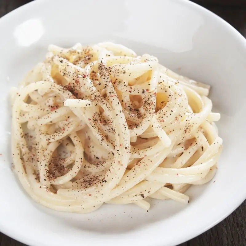 Molho de macarrão cacio e pepe
