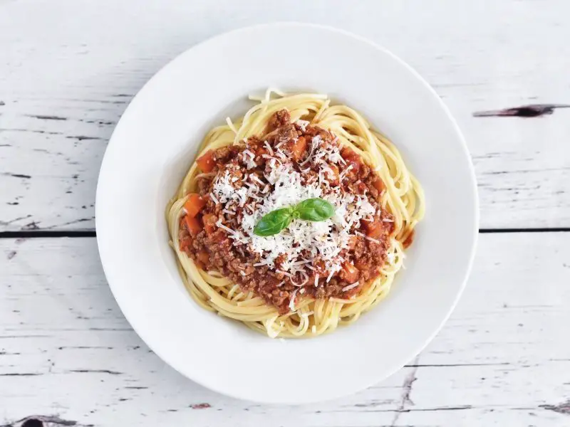 Molho a bolonhesa - um dos clássicos molhos italianos para macarrão
