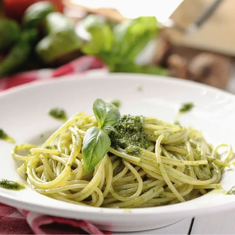 espaguete com molho pesto