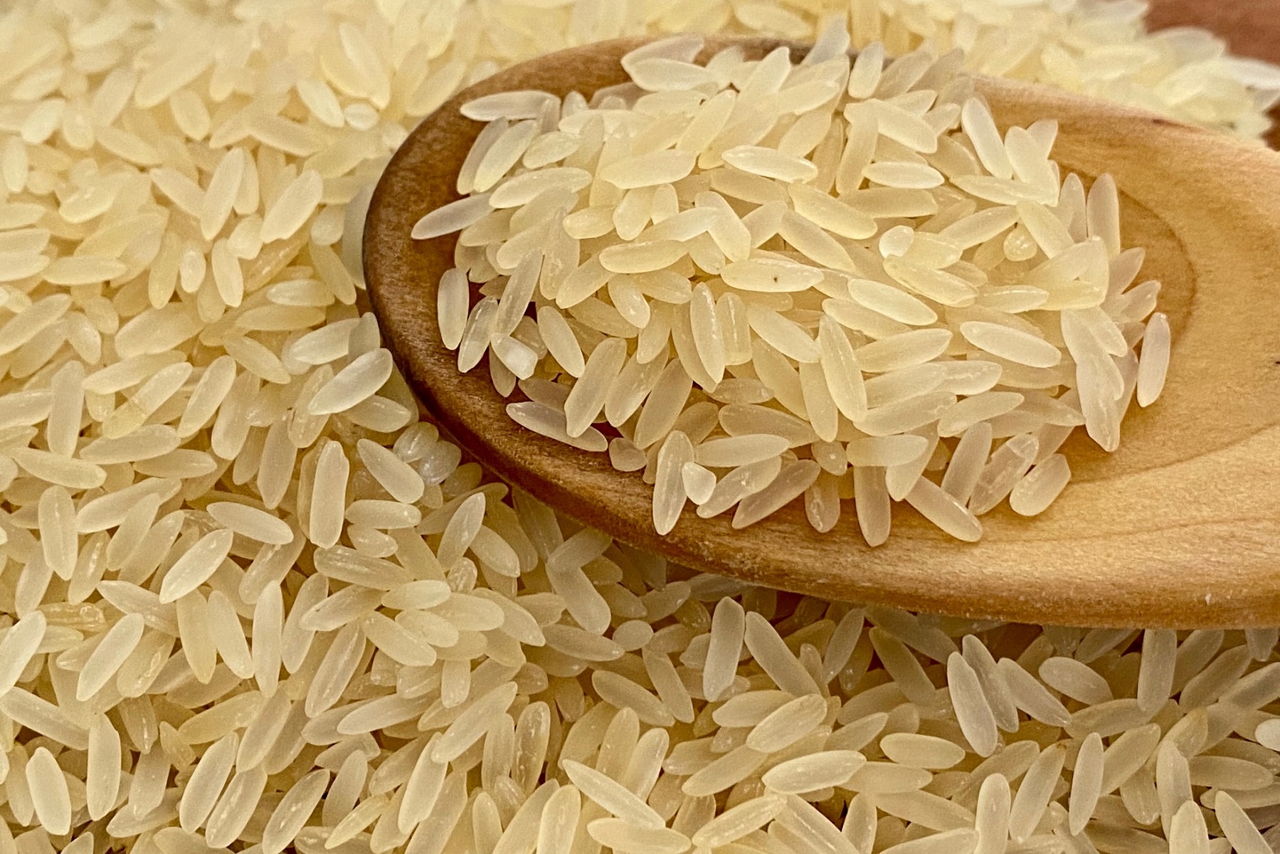 Arroz parboilizado cru