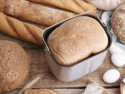 pão caseiro feito na máquina de fazer pão